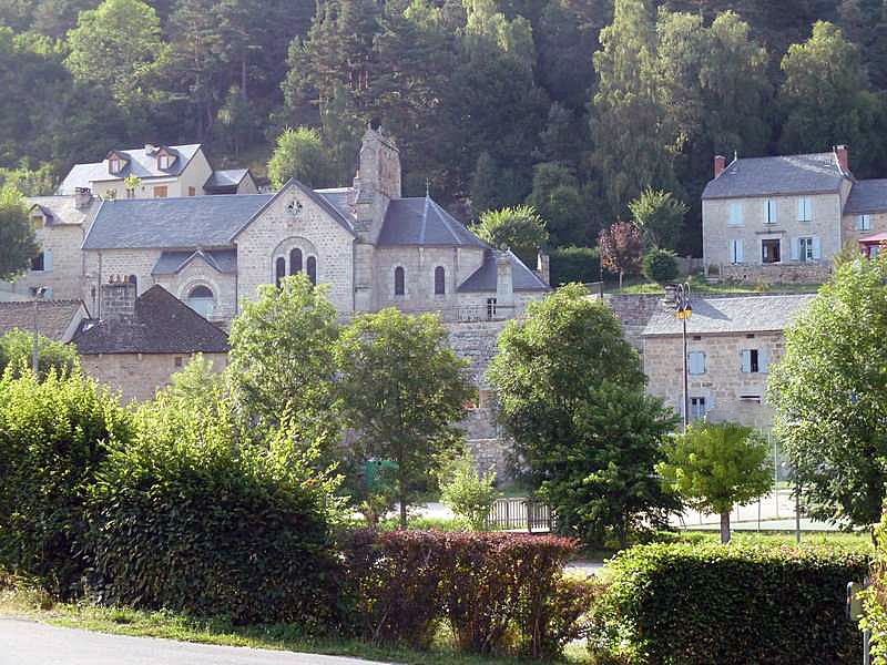 Photo à SaintJust (15390) Vue sur le centre SaintJust, 306520