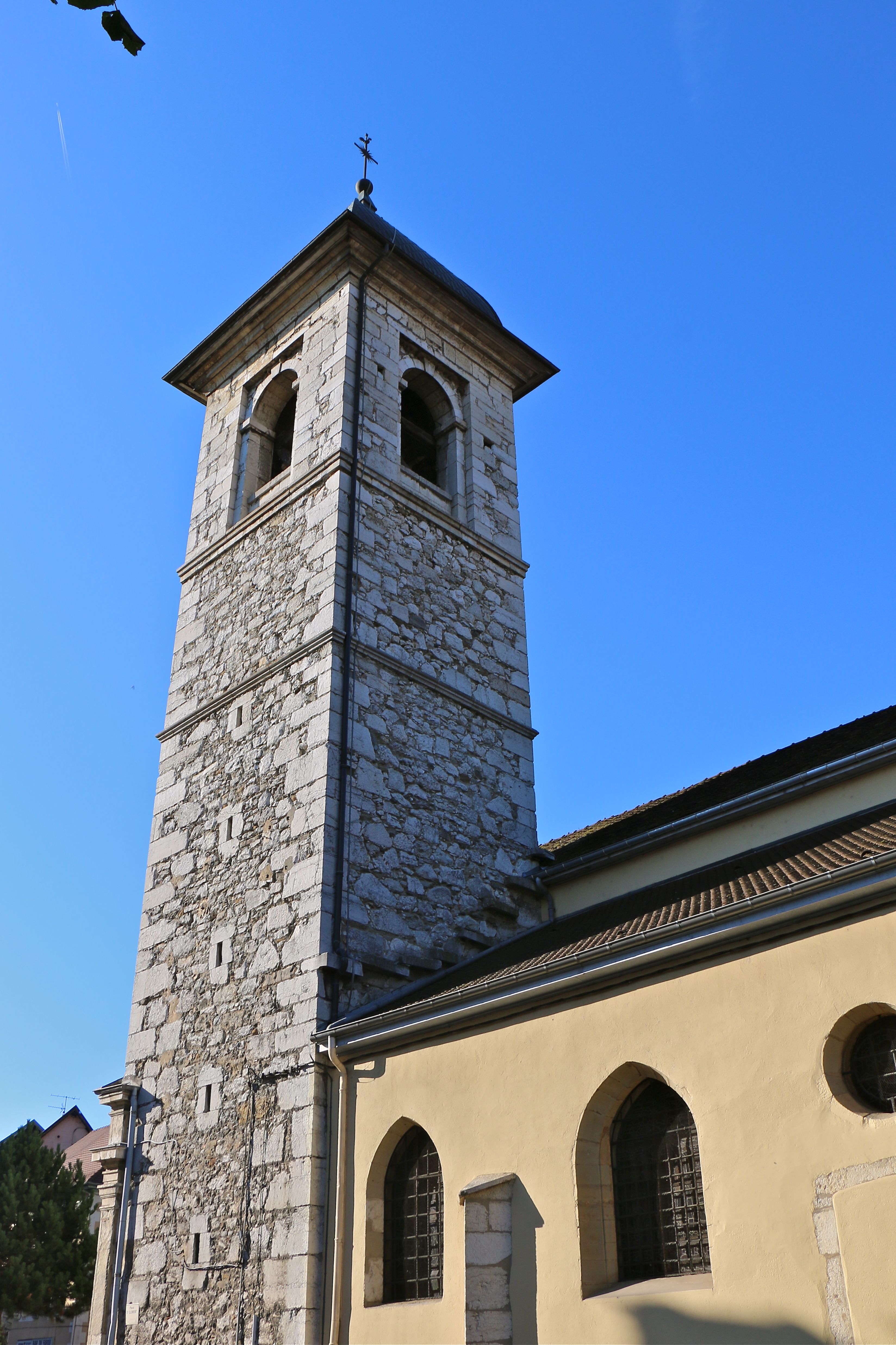 Photo à Le PontdeBeauvoisin (38480) L'église Saint Clément. Le