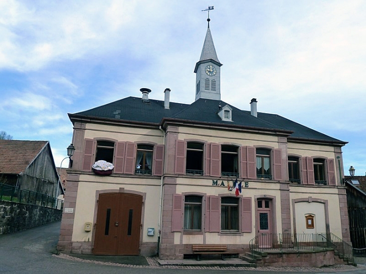 Clocheton sur la mairie car le village est sans église - Eschbach-au-Val