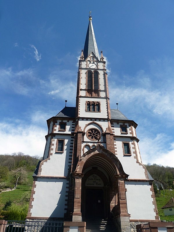 L'entrée de l'église protestante - Sondernach