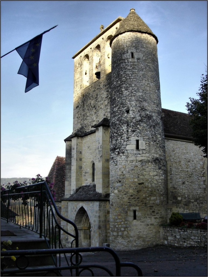 Clocher-mur et façade de l'église - Allas-les-Mines