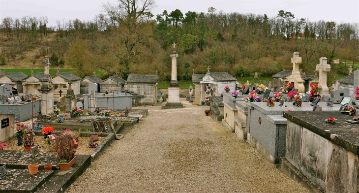 Le cimetière - Allemans