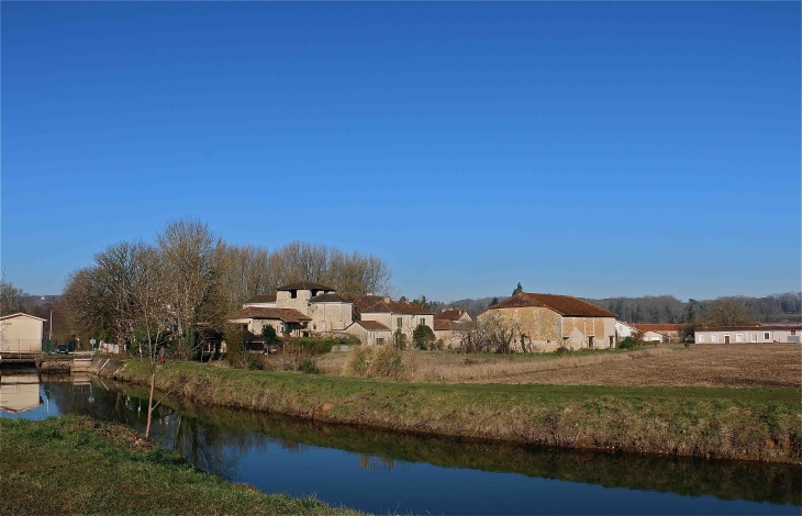 Le village - Annesse-et-Beaulieu