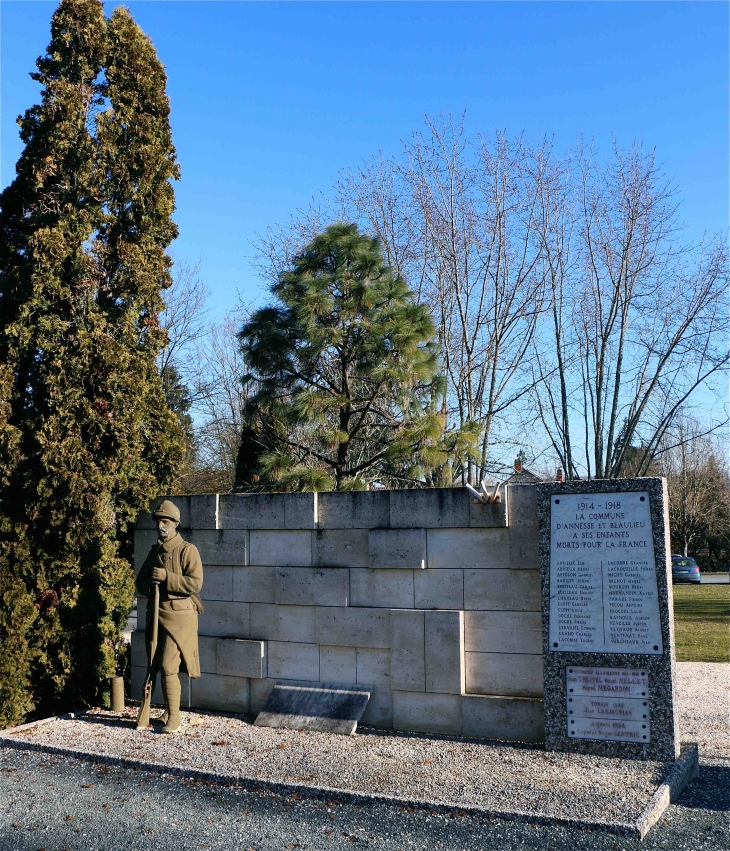 Le Monument aux Morts - Annesse-et-Beaulieu