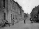 Photo suivante de Augignac La Rue Principale (D675)(carte postale ancienne, vers 1930).