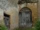 une porte à l'ancienne place du village