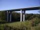 Le viaduc de l'autoroute A89 au dessus de la vallée de la Douyme.
