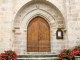 Le portail de l'église Saint Antoine.
