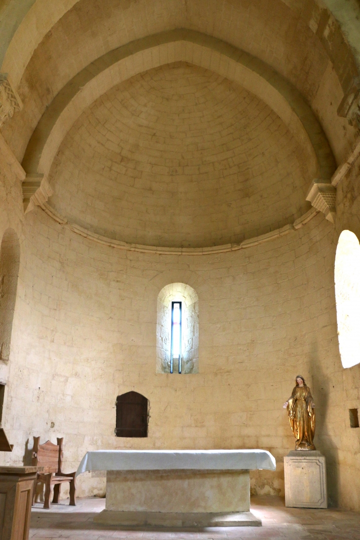 Le choeur de l'église Notre Dame sous Biron.