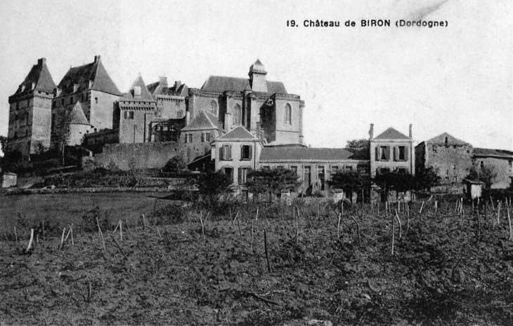 Le château, vers 1905 (carte postale ancienne). - Biron