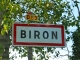 Photo précédente de Biron Autrefois : siège de l'une des quatre baronnies du Périgord. Le fief était tenu par la famille Gontaut-Biron, pendant 800 ans.