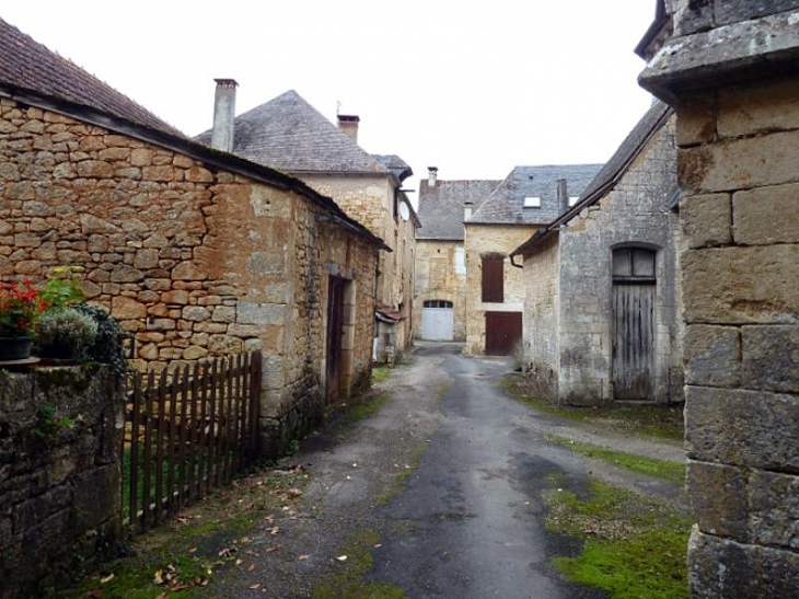 Dans le village - Boisseuilh