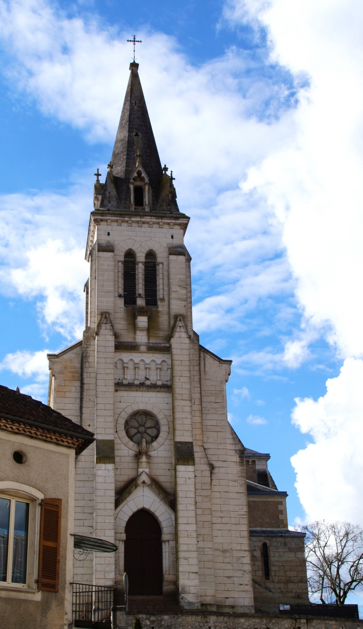 L'église Saint Julien du XIVe siècle. - Château-l'Évêque