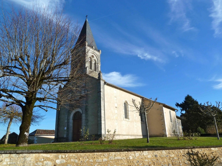 Église Saint-Barthélemy, XIXe siècle, dont l'intérieur a été rénové en 2008 - Église-Neuve-de-Vergt