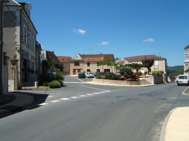 Place du village - La Bachellerie