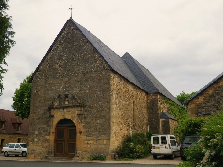 L'église XVIIème sur des murs romans. - La Chapelle-Aubareil