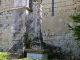 Croix hosannaire au pied de l'église Saint Eutrope.