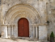 Photo suivante de Manzac-sur-Vern Le portail de l'église.