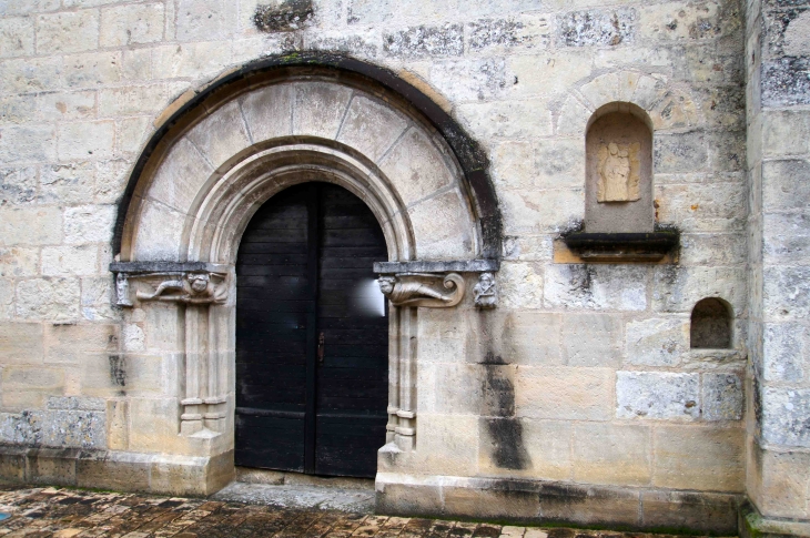 La porte d'entrée de l'église - Marsac-sur-l'Isle