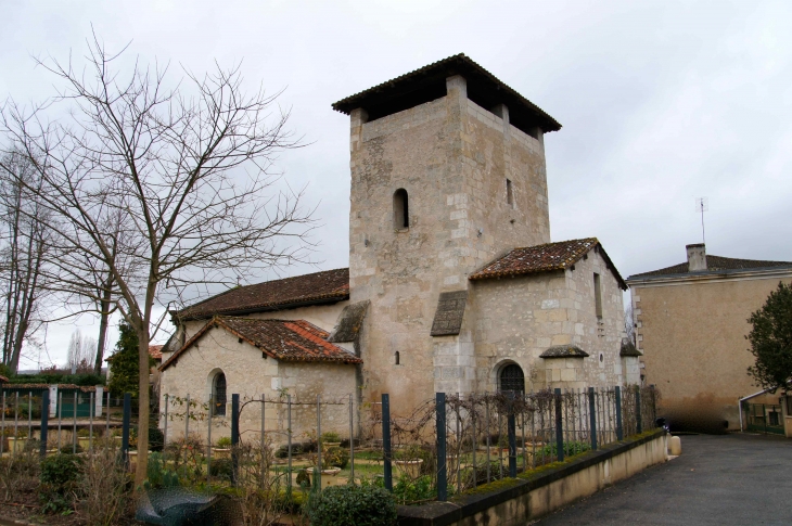 L'église Saint-Saturnin, avec son clocher carré roman. - Marsac-sur-l'Isle