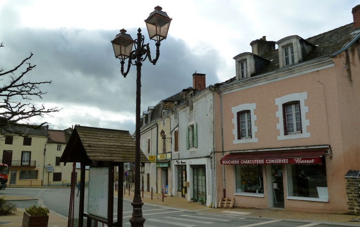 Place des Vétérans, en 2012. - Mialet