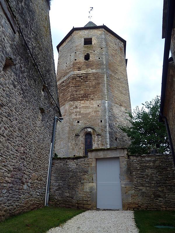 Vers la tour de Chanet - Nadaillac