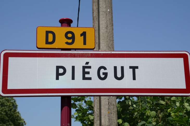  - Piégut-Pluviers