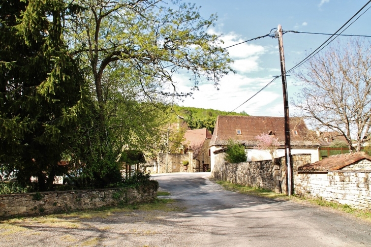 Le Village - Saint-André-d'Allas