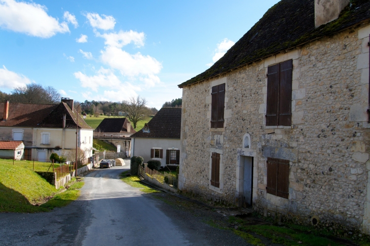 Une rue du village. - Saint-Antoine-d'Auberoche