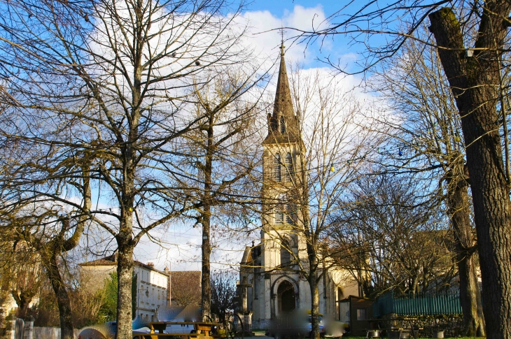Eglise du XIXe siècle. - Saint-Aubin-de-Lanquais