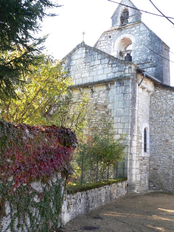 Eglise de St Front la Rivière XIIème siècle - Saint-Front-la-Rivière