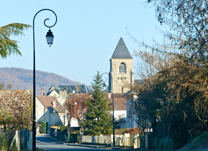 Entrée du village par la D50. - Saint-Julien-de-Lampon