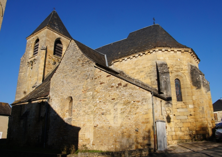 L'église Saint Julien. - Saint-Julien-de-Lampon