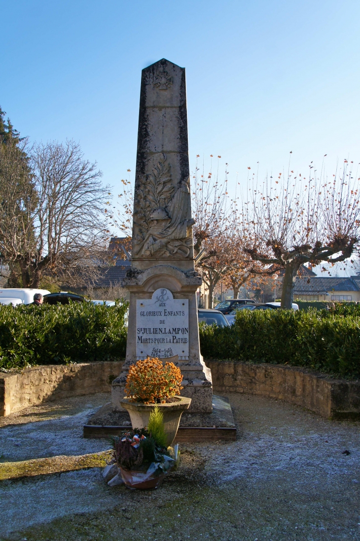 Le Monument aux Morts - Saint-Julien-de-Lampon