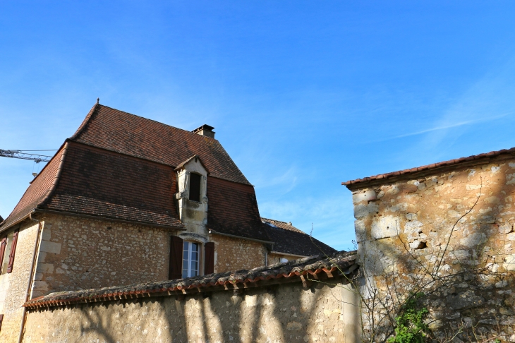 Maison du village. - Saint-Laurent-des-Bâtons