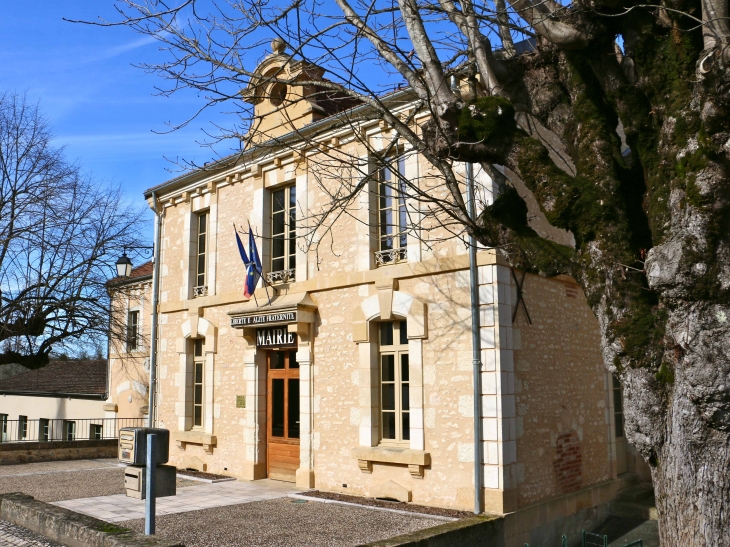 La Mairie. - Saint-Laurent-des-Bâtons
