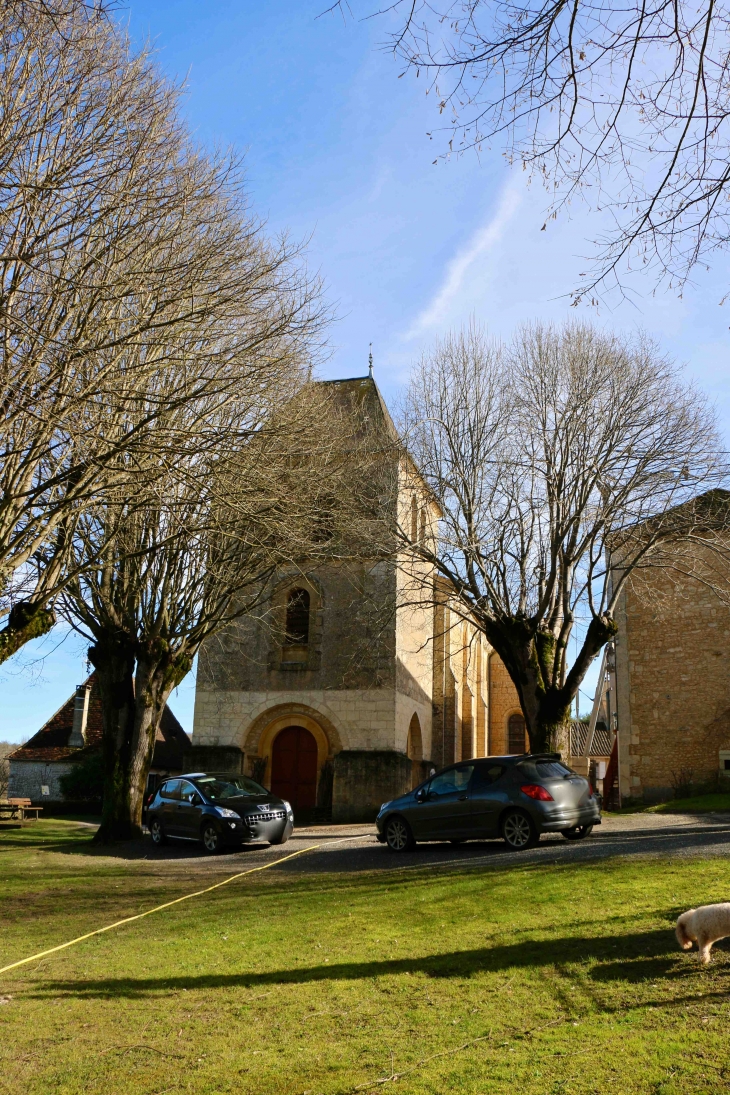 Façade ouest de l'église Saint Laurent. - Saint-Laurent-des-Bâtons