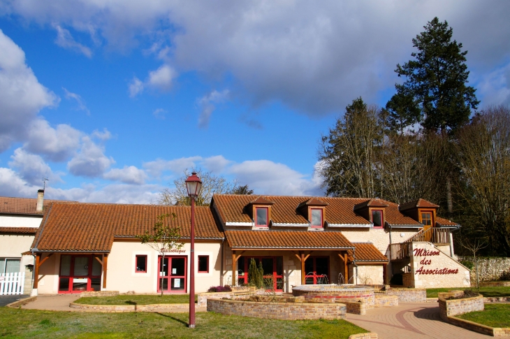 La Maison des Associations. - Saint-Léon-sur-l'Isle