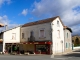Photo précédente de Saint-Léon-sur-l'Isle Le Restaurant et le Toiletteur.