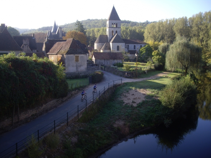 Le village. - Saint-Léon-sur-Vézère