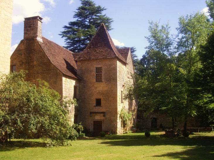 Prieuré XVIIème du manoir de la Salle (MH). - Saint-Léon-sur-Vézère