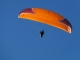 Prise de vue de la Côte de Jor. Un parapente au dessus de la Vallée de la Vézère.