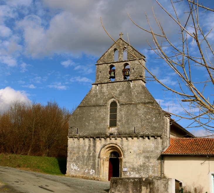 Façade occidentale de l'église Saint Martial, romane du XIIe siècle. - Saint-Martial-de-Valette