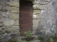 Porte latérale de l'église.