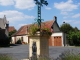 La croix près de l'église Saint Maximin.
