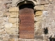 Petite porte de la façade latérale sud de l'église Saint-Maximin.