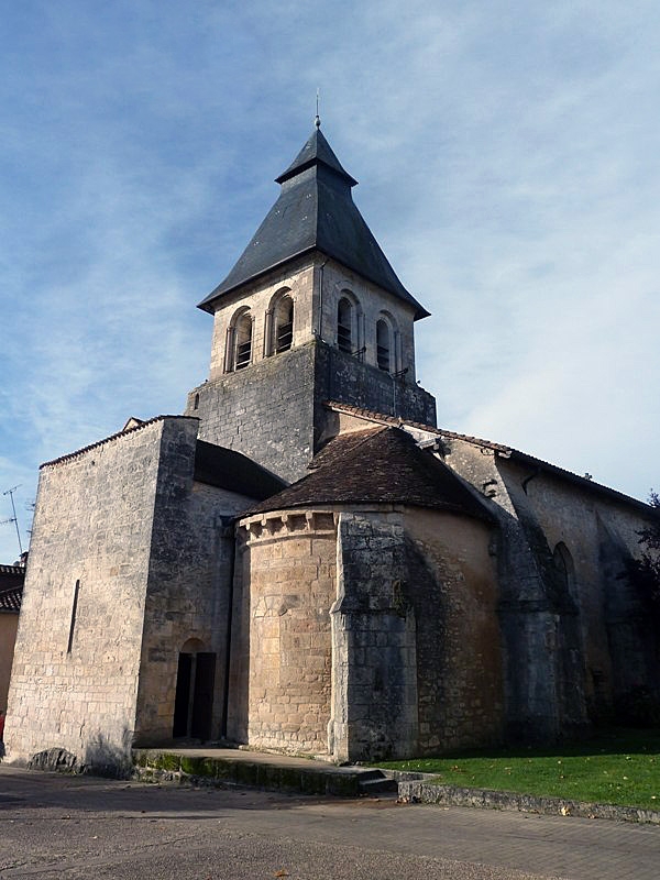 L'église Le 1er Janvier 2016 les communes Ligueux et Sorges  ont fusionné  pour former la nouvelle commune Sorges-et-Ligueux-en-Périgord.