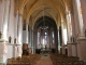 Eglise Saint Louis : la nef vers le choeur.