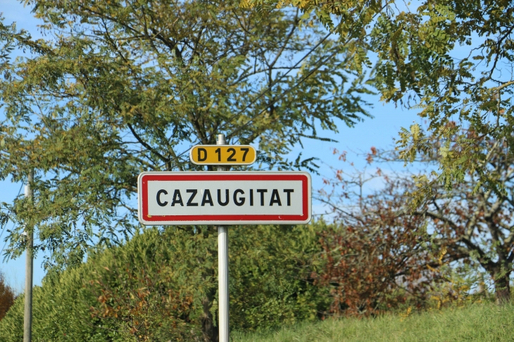 A la révolution, la paroisse Saint Pierre de Cazaugitat forme la commune de Cazaugitat