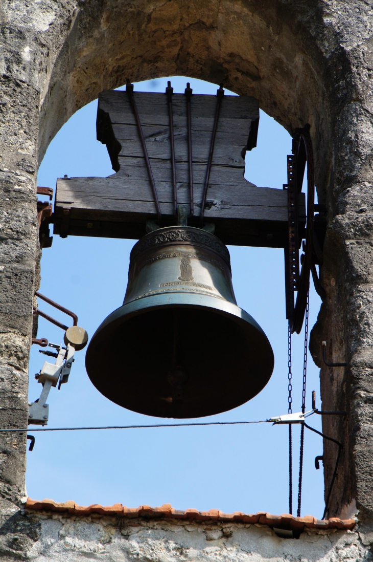 Une des cloche de l'église Saint Pierre. - Dieulivol